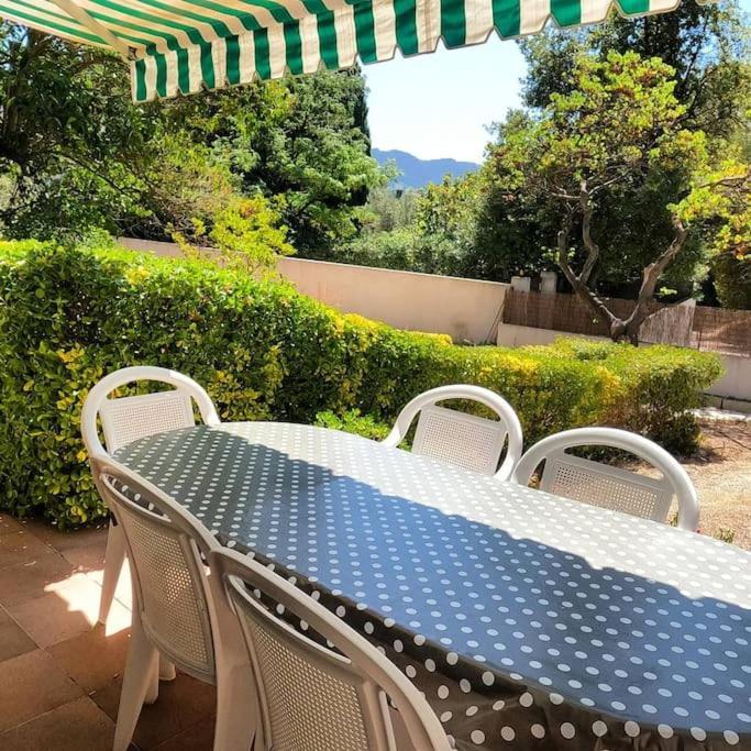Charmant Rez De Villa Climatise Renove, 90M2 Avec Parking Cassis Esterno foto