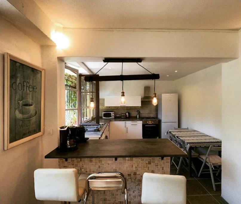 Charmant Rez De Villa Climatise Renove, 90M2 Avec Parking Cassis Esterno foto