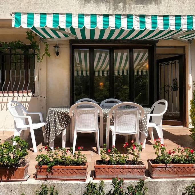 Charmant Rez De Villa Climatise Renove, 90M2 Avec Parking Cassis Esterno foto