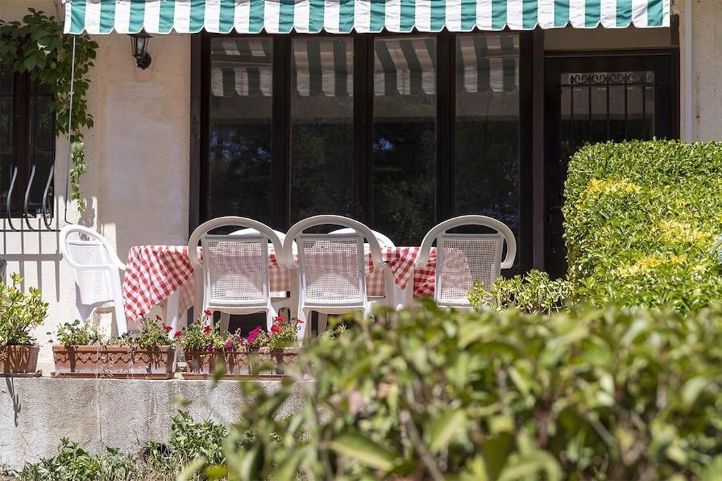 Charmant Rez De Villa Climatise Renove, 90M2 Avec Parking Cassis Esterno foto